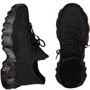 Preloved Le Sheelah black athletic shoes size 8